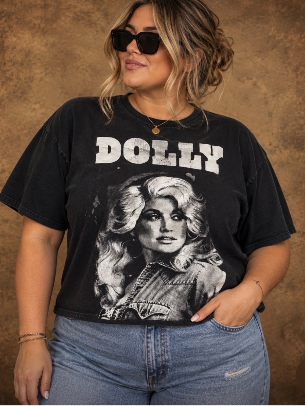 Black 'DOLLY' Graphic Tee - Women's Top